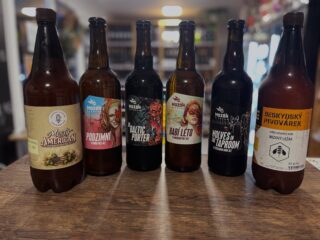 Stavte se k nám pro podzimní pivka 😃 co takhle podzimní IPA, babí léto APA, černá 18tka baltic porter nebo medový ležák? Jedno lepší než druhé 🍺🍻