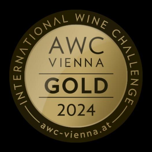 Dnes je slunečný den o to krásnější, když ho rozzářily tři zlaté medaile pro vína Sauvignon Blanc, Chardonnay a Tramin červený Vinarstvi @gravitacnivinarstvivilavin  za nás oprávněně 🥂 už jste ochutnali? Jestli ne, tak vám garantujeme, že si velmi pochutnáte 😎